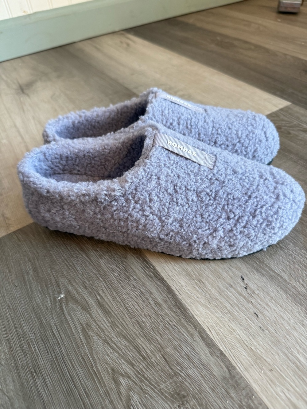 BOMBAS Women's Plush Sunday Slipper 8 NWOT